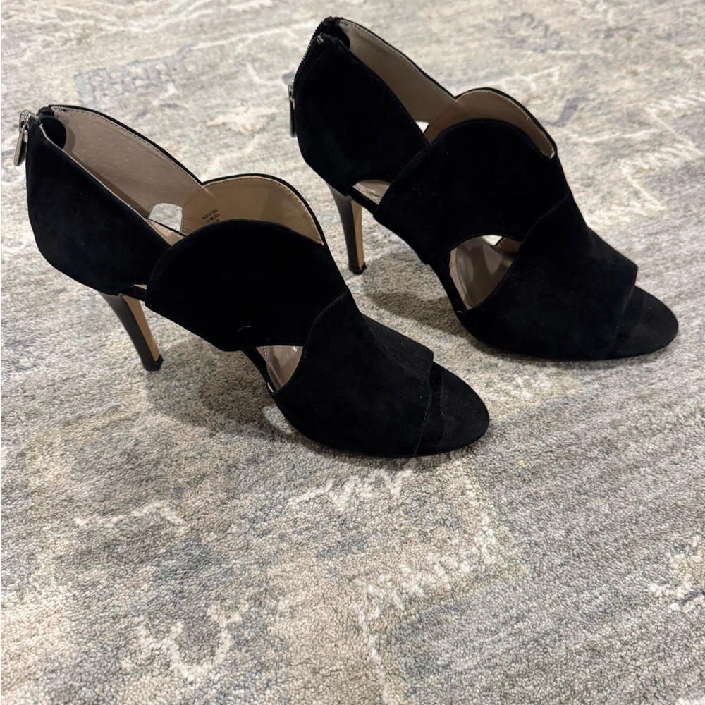 Adrienne Vittadini sz 9.5M Black Suede Heels